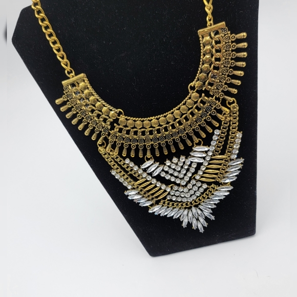 Fashion statement gold and rhinestone Bible necklace - Picture 5 of 6